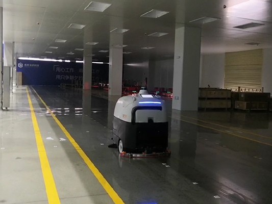 制造類企業(yè)為何使用坦力工業(yè)智能清掃機(jī)器人替代人工？