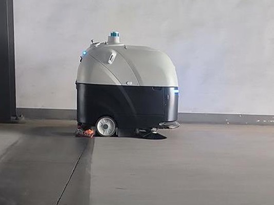 王楚欽孫穎莎晉級(jí)八強(qiáng)，坦力無人駕駛洗掃車清潔秀 “新招”！