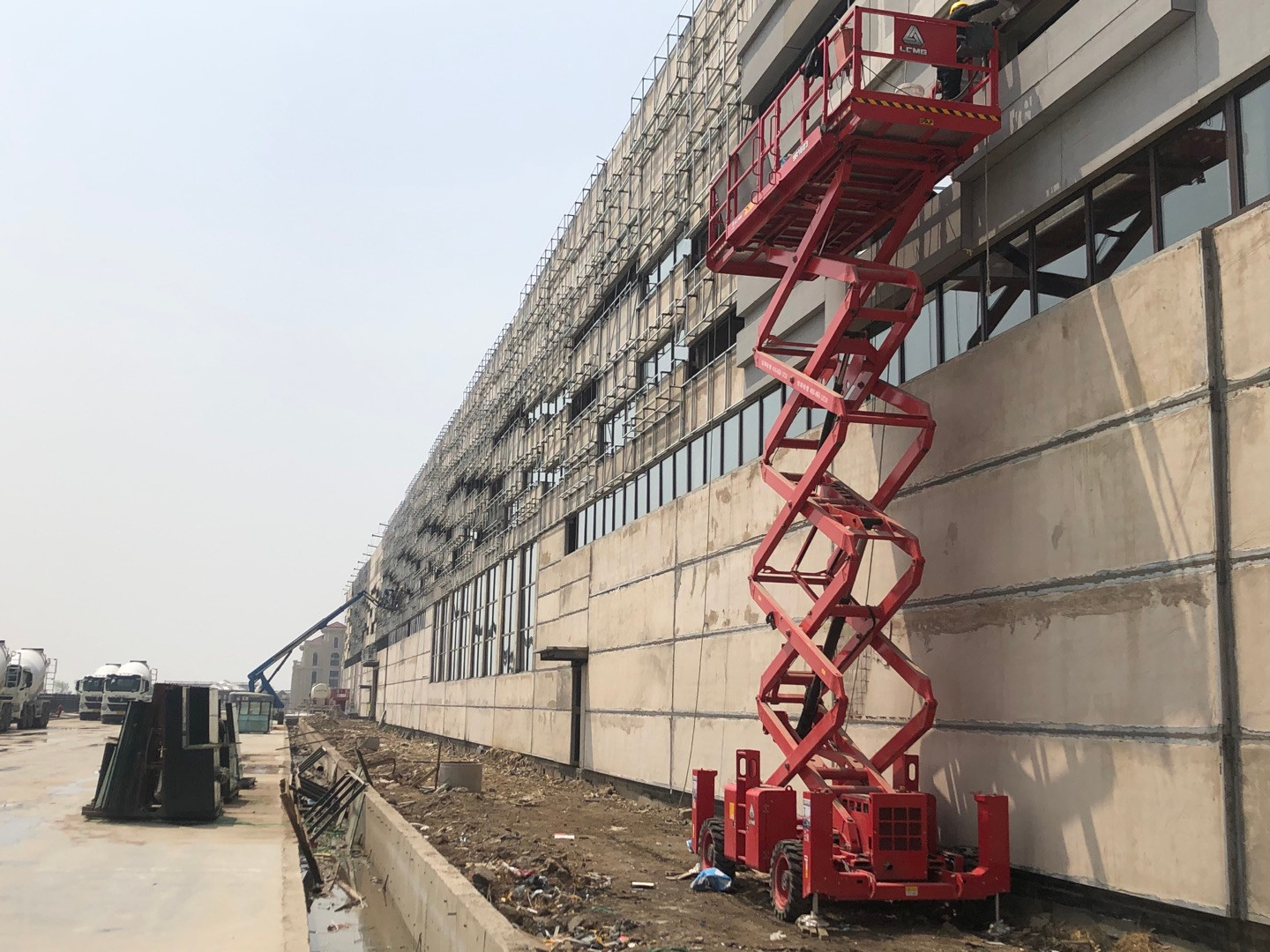 高空車，路燈車，管道安裝車，高空升降機作業(yè)平臺出租 -青島捷立